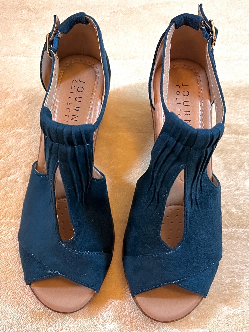 Journee Collection NWOT Wedge Sandal Teal 7M - Picture 3 of 6